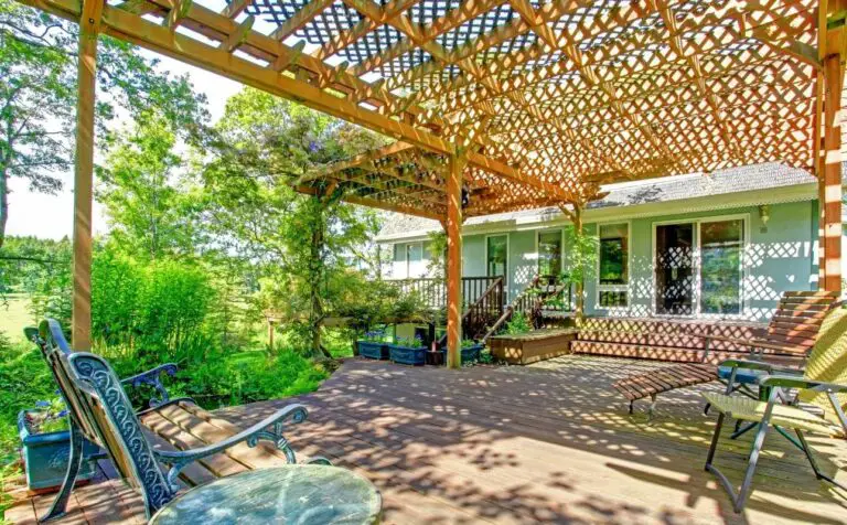 Should a Pergola be Attached to the house or Freestanding? (Explained)