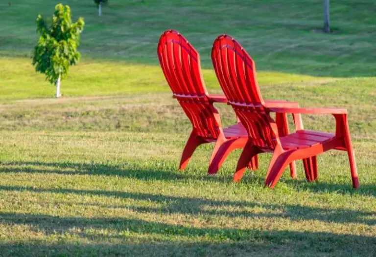 Do Plastic Adirondack Chairs Get Hot? (Basic Facts)